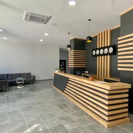 Ramada Skytower Apartment Batumi Bagian luar foto