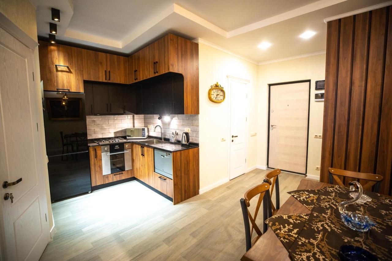 Ramada Skytower Apartment Batumi Bagian luar foto