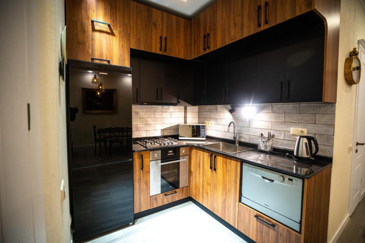 Ramada Skytower Apartment Batumi Bagian luar foto